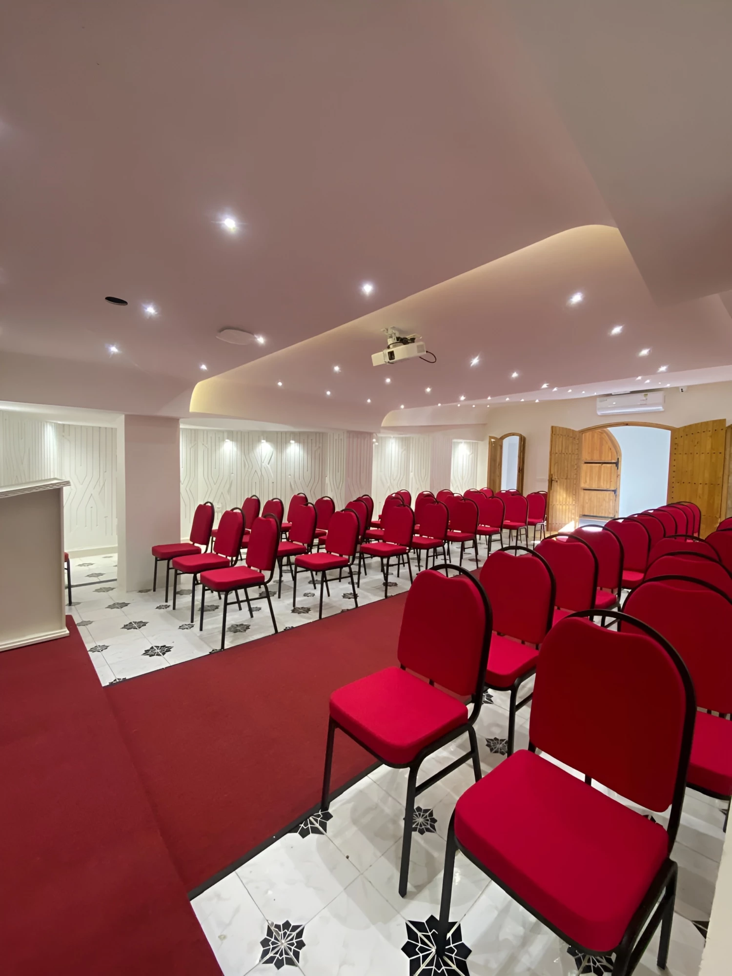Salle polyvalente de l’Hôtel Djerba Authentique à Midoun pour réunions et événements